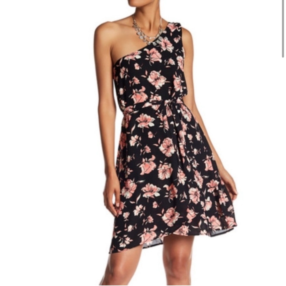DR2 Dress Black Floral One Shoulder Size Medium NWT